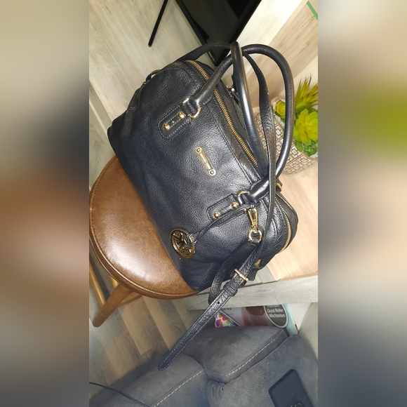 MICHAEL Michael Kors Black Leather Large Dome Satchel 10"H × 15"W good condition - Picture 7 of 10